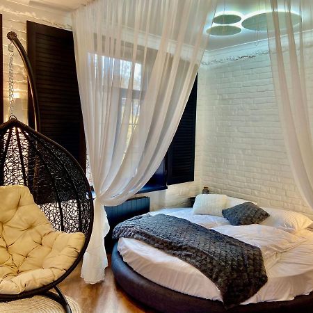 Romantic Apartment On Andriivskyi Kiev Exteriör bild